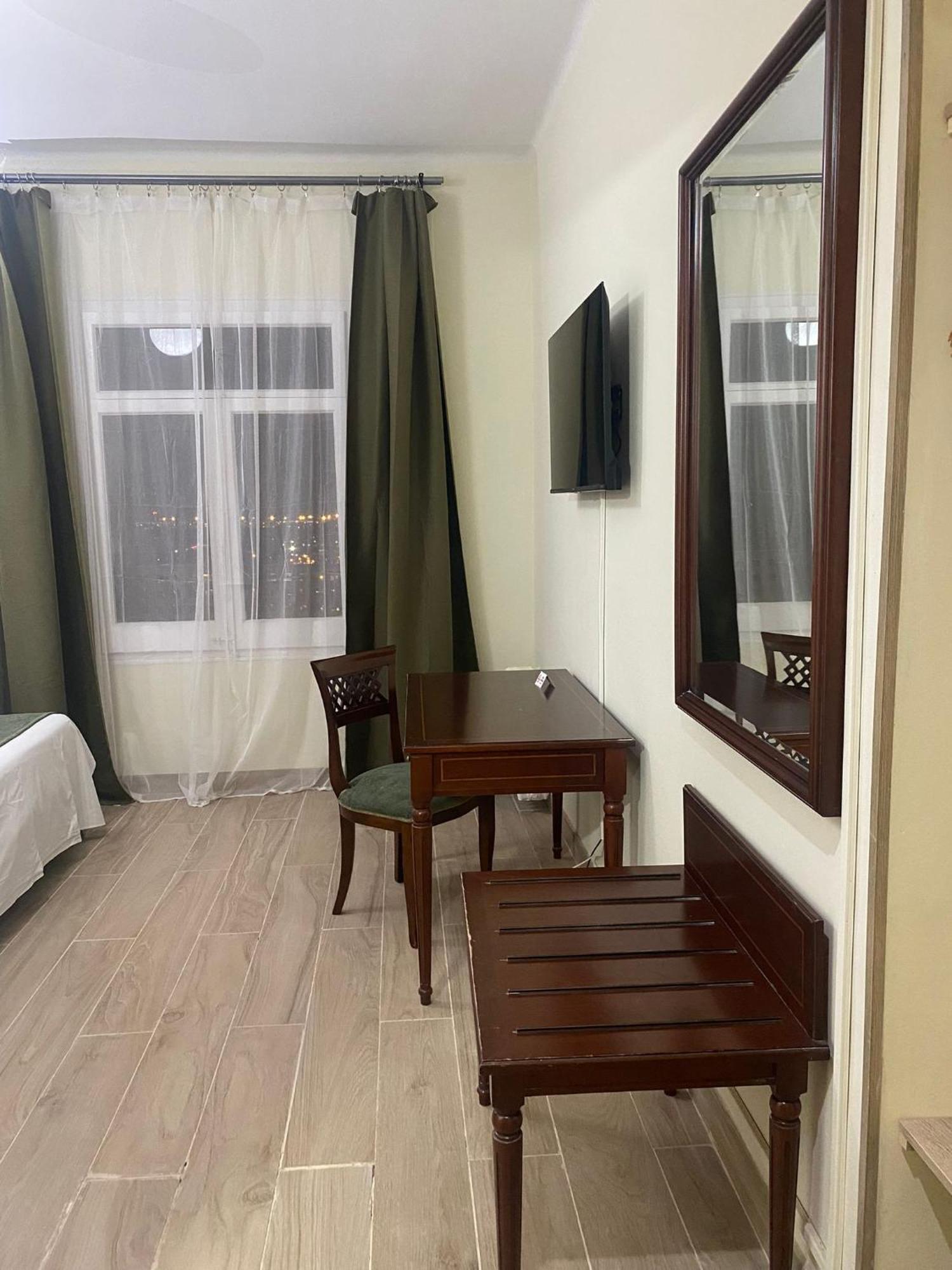 Hotel El Castell Sant Boi de Llobregat